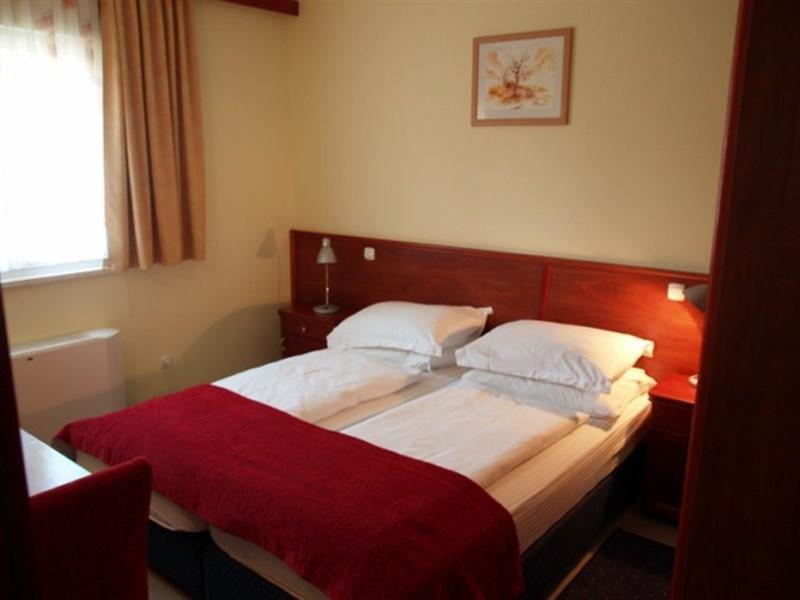 Apartments Vila Kristina Baška Voda Dış mekan fotoğraf